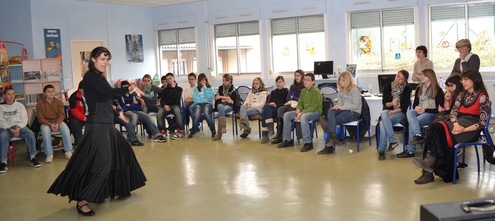 Decouverte du flamenco au college de fraisans duende flamenco 4